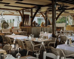 Avra By the Sea: Seafood flavors by the waves in Sithonia Halkidiki