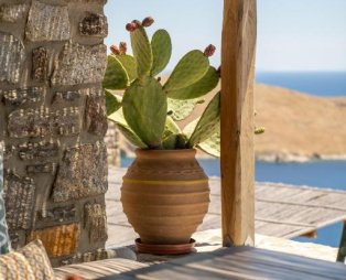 Serene Shore Serifos: Γαλήνια διαμονή με θέα στο Αιγαίο