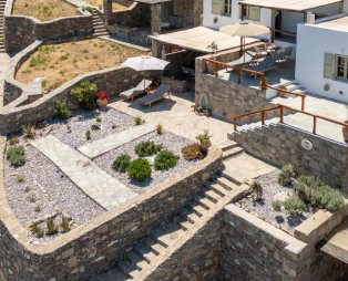 Villa Ostria: Κυκλαδίτικη φιλοξενία στην ήρεμη πλευρά της Σερίφου