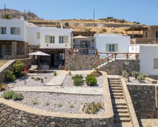 Villa Ostria: Κυκλαδίτικη φιλοξενία στην ήρεμη πλευρά της Σερίφου