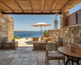 Villa Ostria: Κυκλαδίτικη φιλοξενία στην ήρεμη πλευρά της Σερίφου