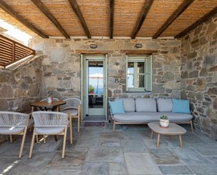 Villa Ostria: Κυκλαδίτικη φιλοξενία στην ήρεμη πλευρά της Σερίφου