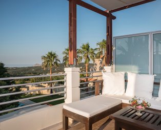 Athina Luxury Villas: Χλιδή και ιδιωτικότητα μεταξύ θάλασσας και βουνού