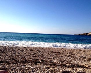 Πετανοί: Η κορυφαία παραλία του Ιονίου που «μαγεύει» με τα νερά της [εικόνες]