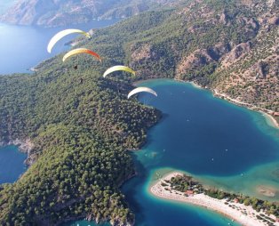 Καταγάλανα νερά, ειδυλλιακά τοπία! Αυτές είναι οι πέντε πιο όμορφες παραλίες στον κόσμο [εικόνες]