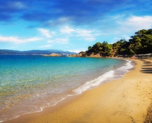 Ερημώνει η διάσημη παραλία Μπανάνα στη Σκιάθο (pics)