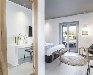 Το «Adorno Beach Hotel» στη Μύκονο έχει όλα όσα ψάχνεις