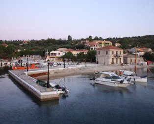 Ταξιδέψτε σαν σταρ στα ελληνικά νησιά