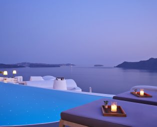 Στην Οία το «καλύτερο ξενοδοχείο της Ελλάδας» (pics)