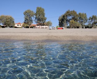 Μάνη: Βουτιά σε γραφικά χωριά και καταγάλανα νερά (pics)