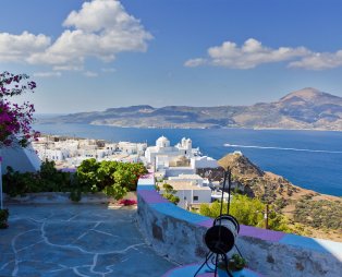 Forbes: Η Μήλος στα 6 καλύτερα μέρη για το καλοκαίρι 2017 (pics)