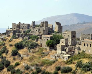 Μάνη: Βουτιά σε γραφικά χωριά και καταγάλανα νερά (pics)