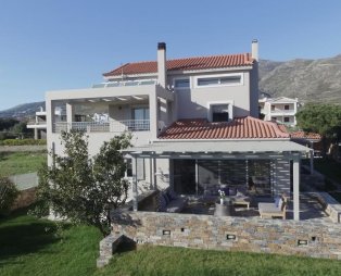 Το «Karystos Muse» σε εμπνέει να κάνεις διακοπές δίπλα στην Αθήνα