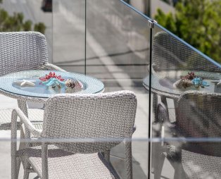 Coral Apartments: Ονειρεμένες διακοπές με θέα το Λιβυκό