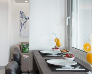 Coral Apartments: Ονειρεμένες διακοπές με θέα το Λιβυκό