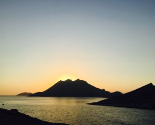 Μπρος γκρεμός και πίσω... Αμοργός (pics)