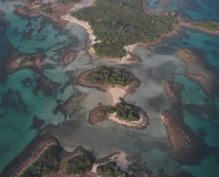 Ποιος τρέχει μέχρι τις Σεϋχέλλες, όταν υπάρχουν τα Λιχαδονήσια; (pics & vids)