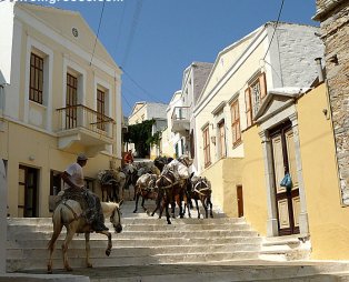 Γνωρίστε την πανέμορφη Σύμη με τους κρυμμένους θησαυρούς (pics)