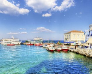 Πέντε μέρη για να αποχαιρετίσετε το καλοκαιράκι (pics)
