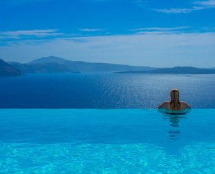 Πρωτοφανής διαφήμιση από το Time για την Σαντορίνη: Πριν πεθάνετε, πρέπει να την επισκεφτείτε!