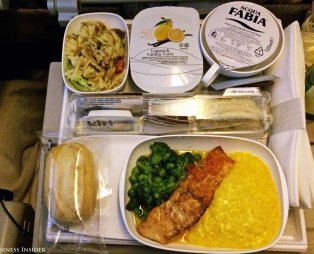 Αυτές είναι οι 11 καλύτερες αεροπορικές οικονομικές θέσεις για το 2017 (pics)