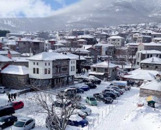Παραμυθένιες εικόνες από το χιονισμένο Καϊμάκτσαλαν (pics)