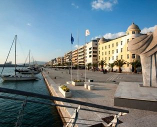 Ίσως η πληρέστερη ελληνική πόλη που τα συνδυάζει όλα (pics)