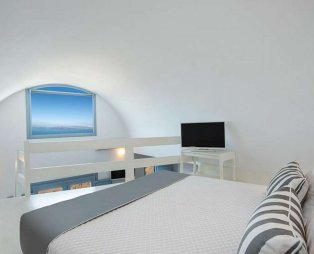 Apanemo Hotel & Suites