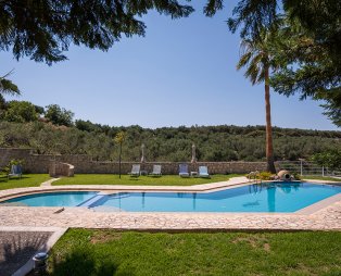 Athina Luxury Villas