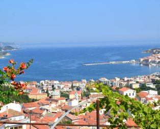 Σάμος: Πράσινη όαση στη μέση του Αιγαίου