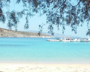 Ηρακλειά: Νησί για χαλάρωση, με χρυσές παραλίες