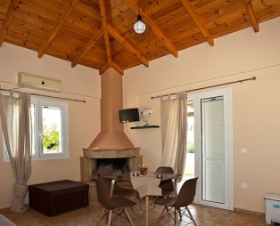 Lagouvardos Apartments