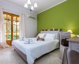 Villas Lefkothea
