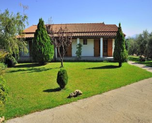 Villas Lefkothea