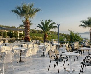 Akrathos Beach Hotel: Οι καλοκαιρινές διακοπές που ονειρεύεστε