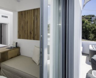 Oro Luxury Suites: Ζήστε την πολυτέλεια στη Σύρο