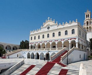 Έξι νησιά για θρησκευτικό τουρισμό