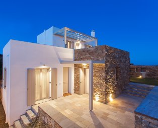 White Tinos Luxury Suites