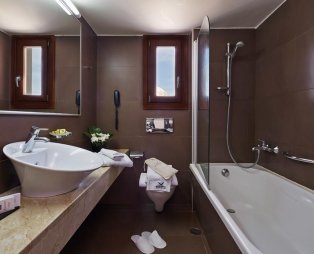 Aressana Spa Hotel & Suites