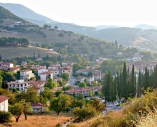 Καλάβρυτα: Ο απόλυτος χειμερινός προορισμός με τη μεγάλη ιστορία