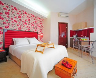 Steris Elegant Beach Hotel & Apartments