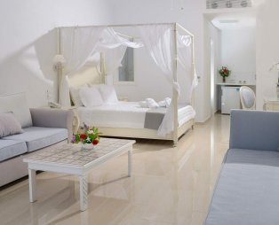 Kamari Hotel