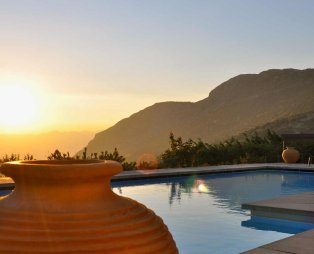 Elafivolia Arachova Suites