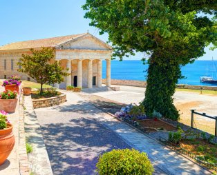 Κέρκυρα: Όλα όσα πρέπει να γνωρίζετε για τον απόλυτο πασχαλινό προορισμό