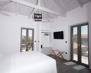 Calme Suites Mani