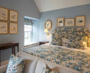 Prince Charles opened a hotel in a castle in Scotland (pics)
