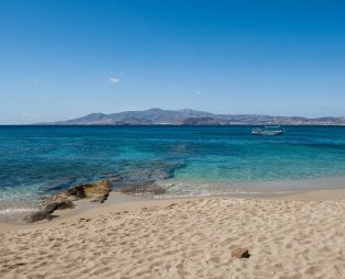 10 υπέροχες παραλίες των Κυκλάδων που πρέπει να επισκεφτείς (pics)