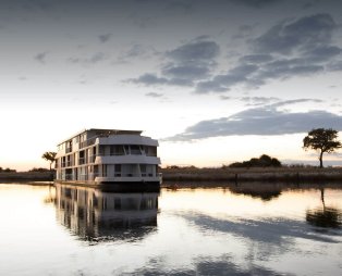 Τα 10 πιο όμορφα πλωτά ξενοδοχεία του κόσμου (pics)