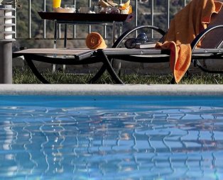Parathalasso: Home style hospitality a breath away from Nafpaktos