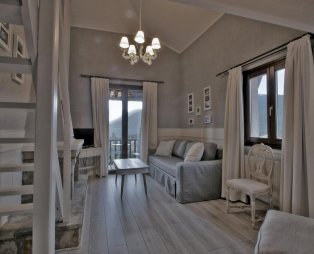 Boutique Hotel Skamnos